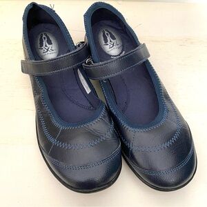 Hush Puppies Navy Leather Mary Jane Memory Foam Comfort Shoes Velcro Closure
